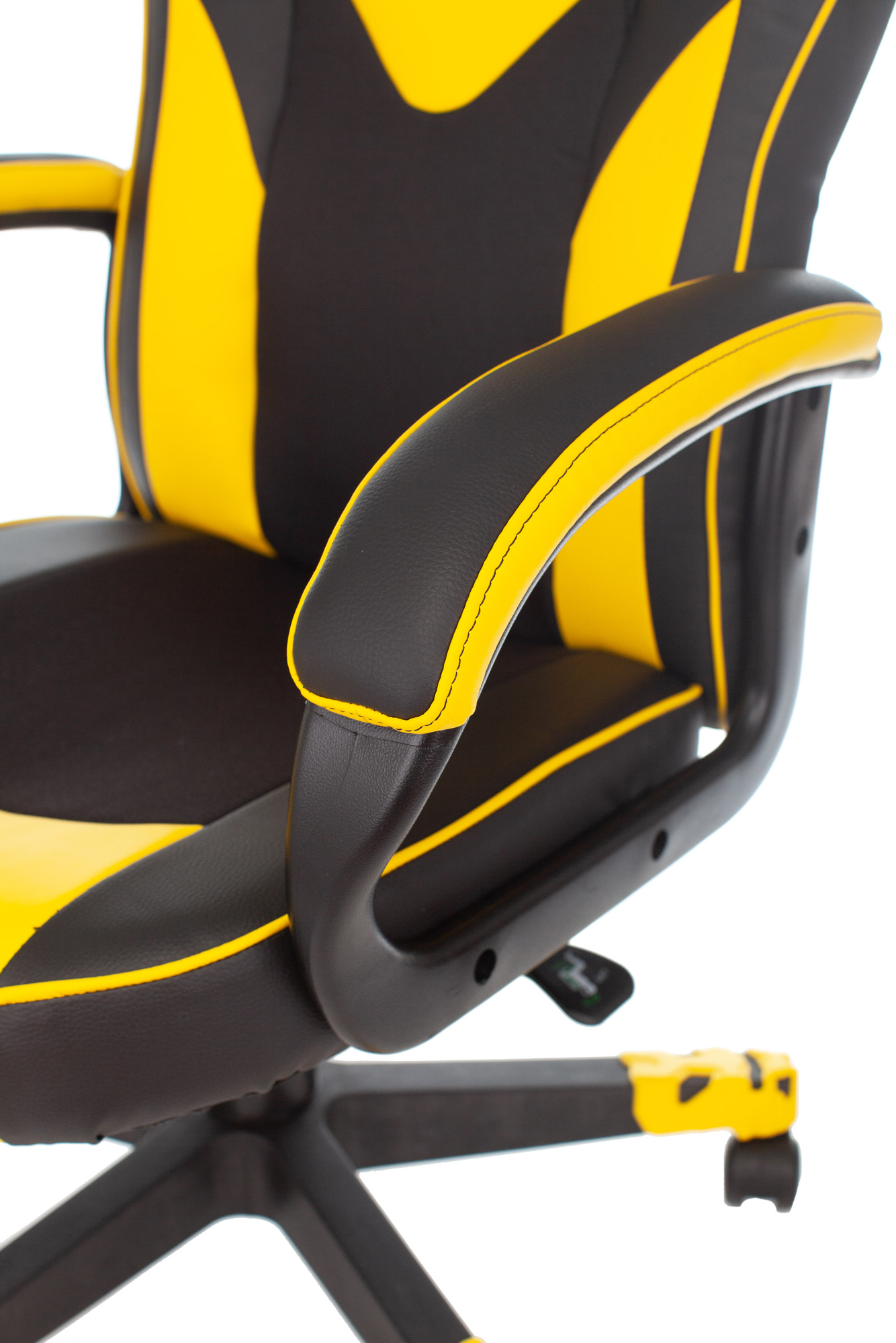 Кресло игровое Zombie GAME 17 черный/желтый текстиль/эко.кожа крестов. пластик